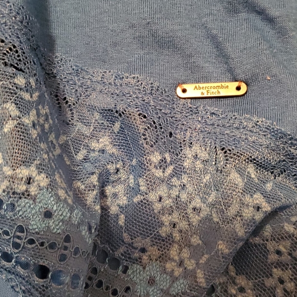 Cute Blue Top Abercrombie & Fitch NWT - Picture 8 of 8